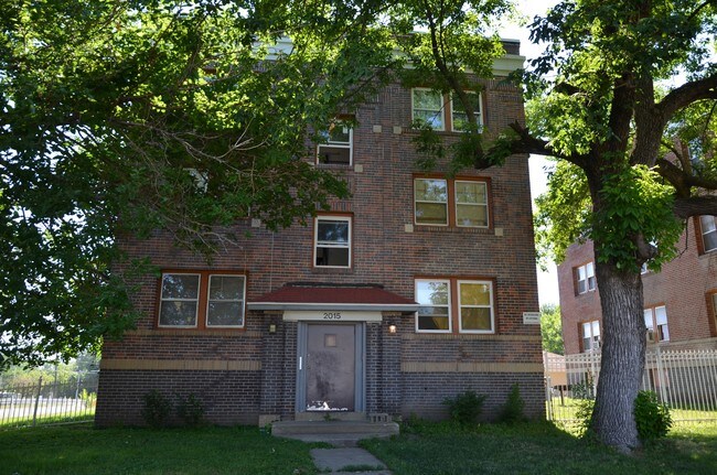 Foto del edificio - 6Th And Hickman Apartments