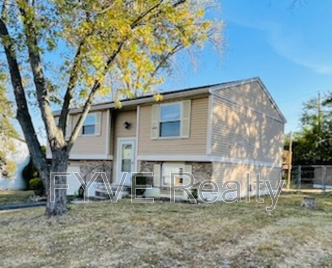 Foto del edificio - 1729 E Lindsey Ave