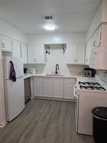 Building Photo - 853 Broadway Ave