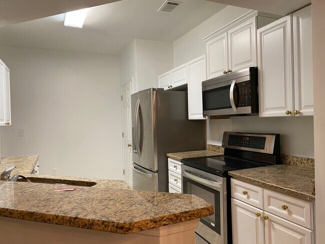 Foto del edificio - 525 Sandringham Dr