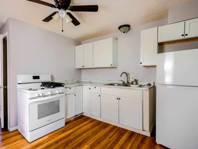 Foto del edificio - 1628 28th St NE