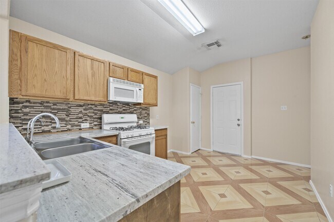 Foto del edificio - 19022 Wild Yaupon Dr