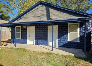 Building Photo - 709-711 W 44th St