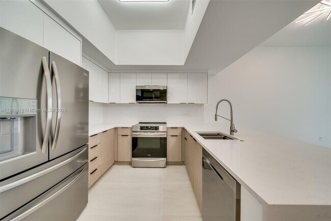 Building Photo - 140 S Dixie Hwy