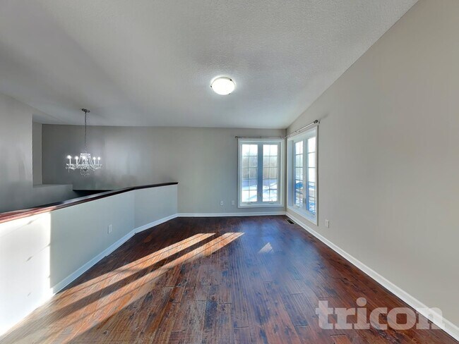 Foto del edificio - 1525 Independence Ave N