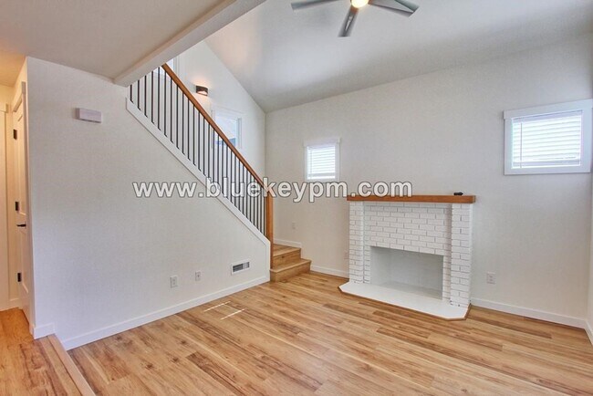 Building Photo - NEWLY REMODELED!  3 Bed, 2 Bath in Cascade...