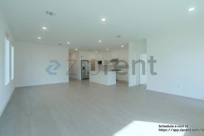 Building Photo - 27635 Spearmint Ridge Dr