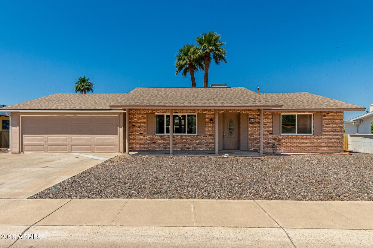 Primary Photo - 10216 N 110th Ave