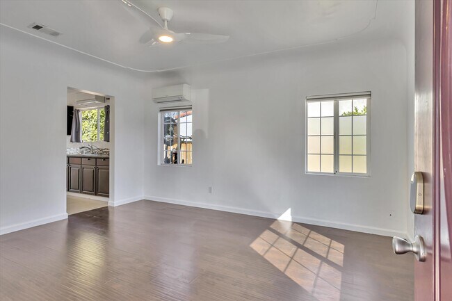 Building Photo - 1021 Pepitone Ave