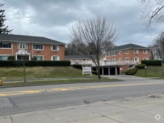 Hillside Manor Apartments