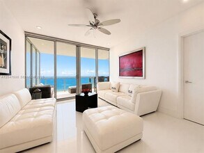 Building Photo - 17121 Collins Ave