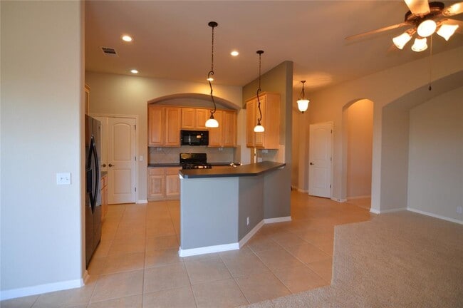 Building Photo - 310 Canterbury Dr