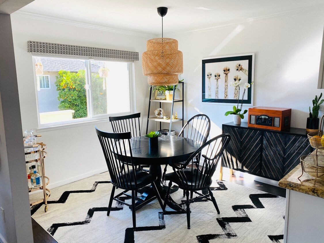 328 E Palmdale Ave Unit 4, Orange, CA 92865 Condo for Rent in Orange