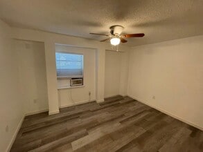 Building Photo - 1446 NW 31st St