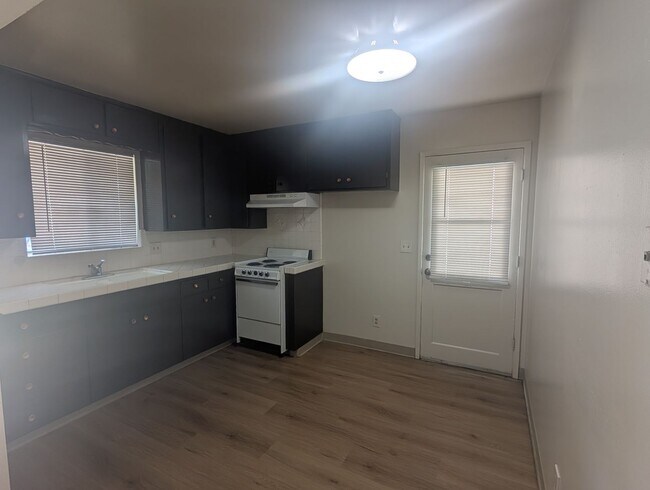Foto del edificio - Charming 2-bedroom, 1 bath duplex