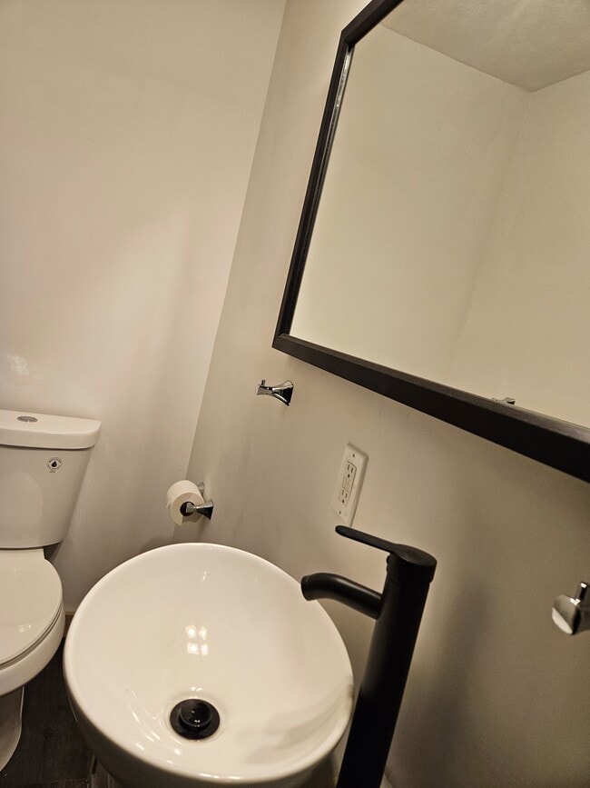 Foto del edificio - 1446 Old Ballpark Rd