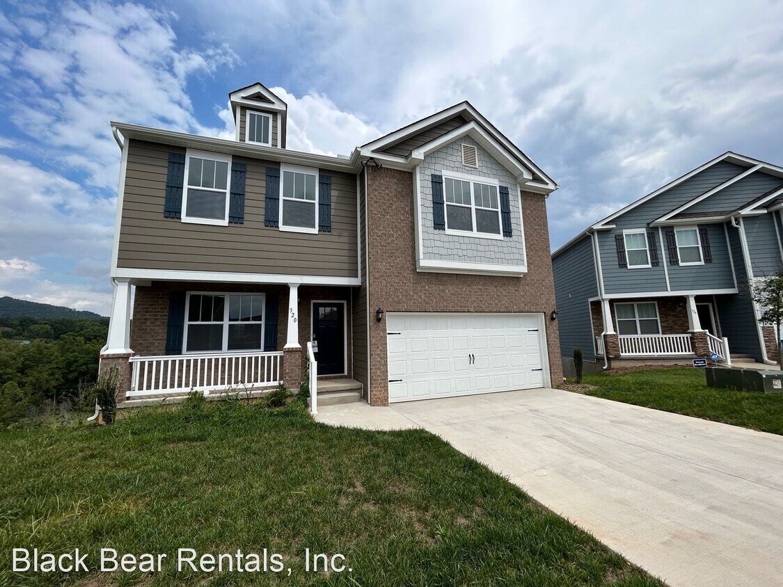 3 br, 2.5 bath House 320 Tavernier Ln. House Rental in Candler, NC