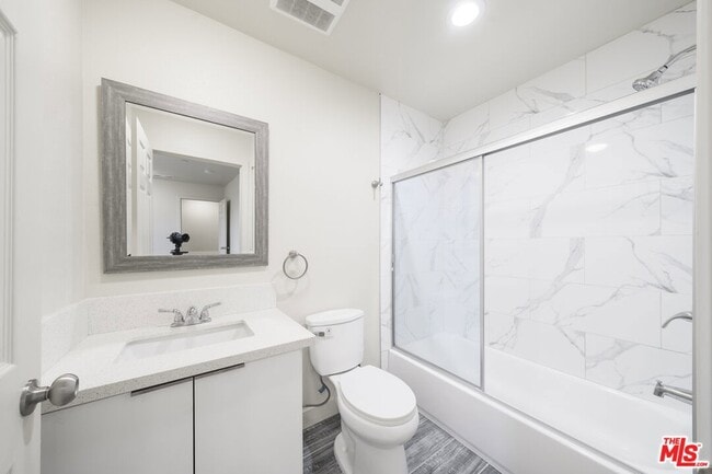 Foto del edificio - 831 E 83rd St