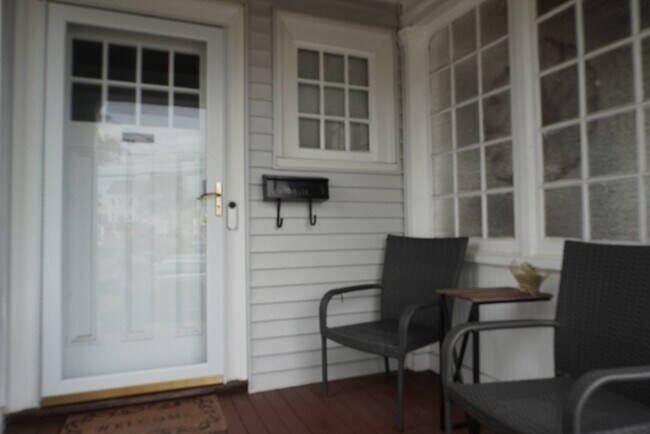 Foto del edificio - 42 Richardson Ave