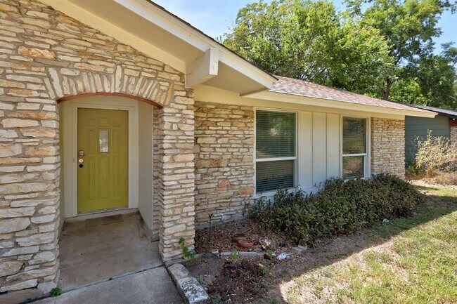 Foto del edificio - 6109 Glen Meadow Dr