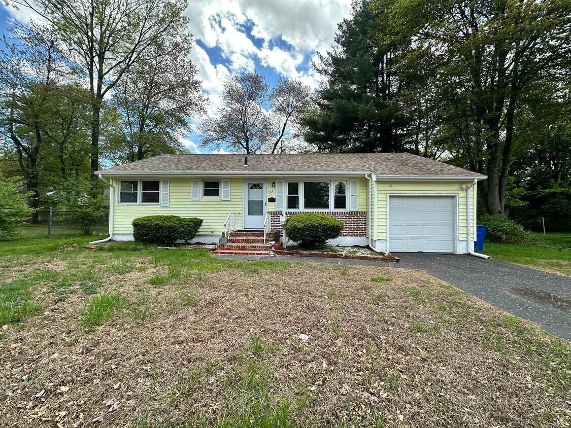 Foto principal - 65 Jackson Rd