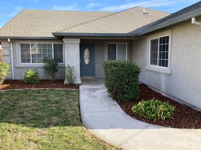 Building Photo - Tastefully Upgraded Waterfront Home w/ Nea...