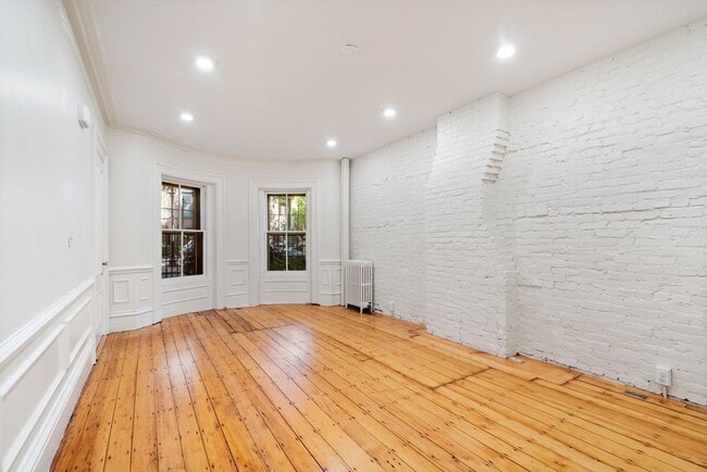Building Photo - 24 Braddock Park
