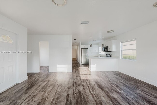Foto del edificio - 4338 NW 24th Ave
