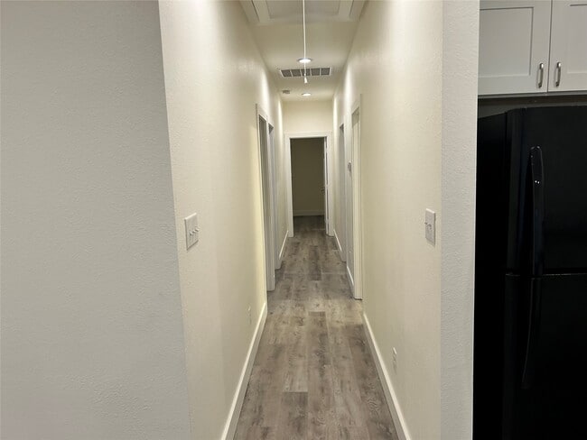 Foto del edificio - 6827 Mcwilliams Dr