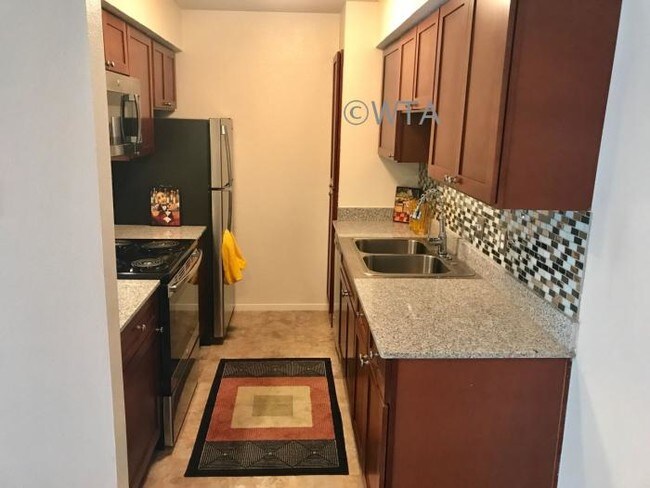 Building Photo - 2 bedroom in AUSTIN TX 78704