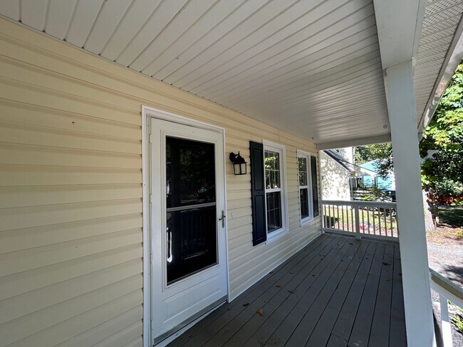 Foto del edificio - Spacious 3-Bedroom Midlothian Home with Co...