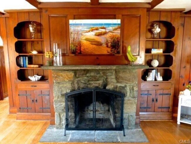 Foto del edificio - 481 Bronson Rd