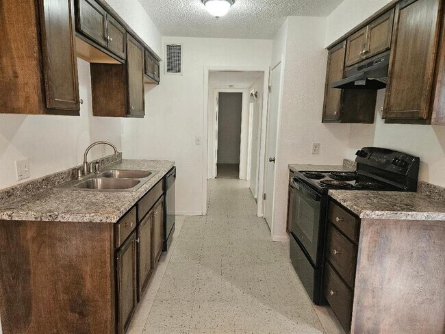 Foto del edificio - 410 E 9th St