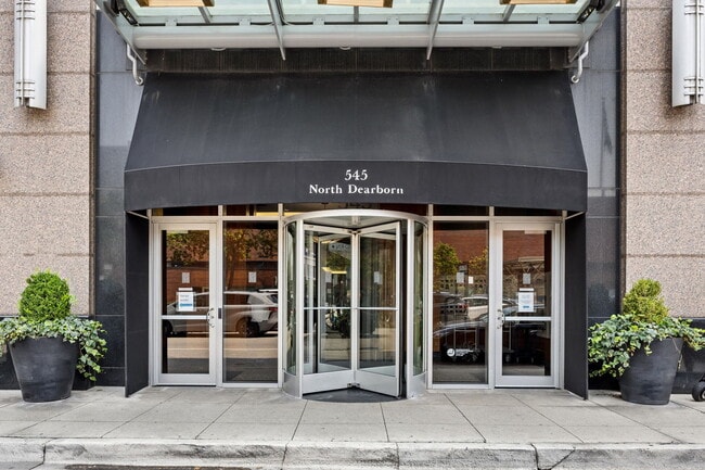 Foto del edificio - 545 N Dearborn St