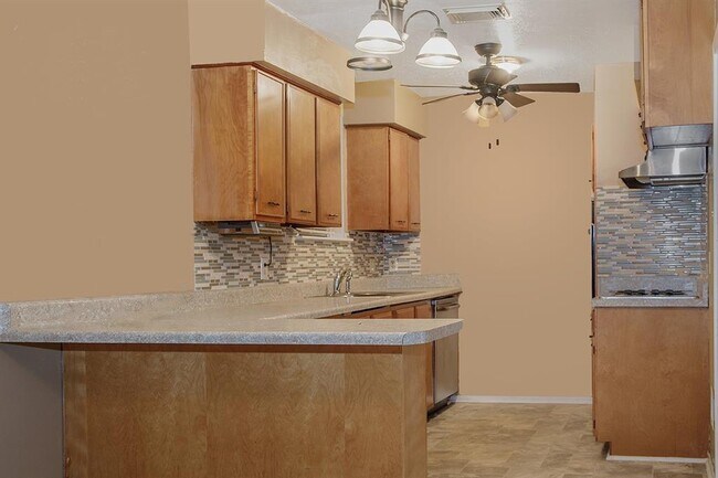 Foto del edificio - 14842 Dogwood Tree St