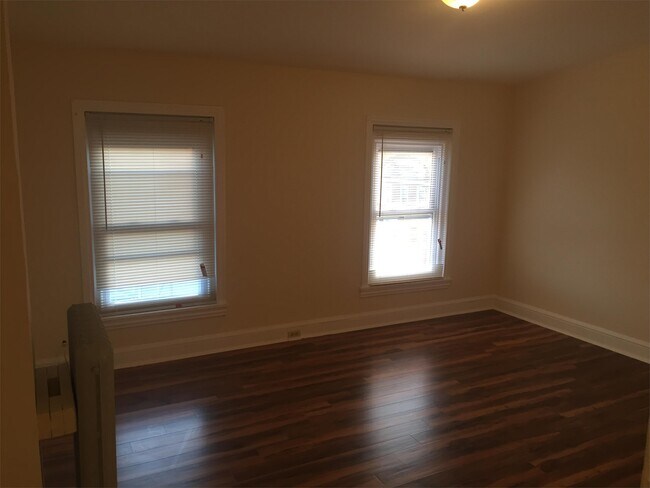 Building Photo - 43 E Spruce St