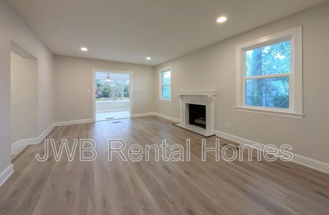 Building Photo - 1406 Belvedere Ave