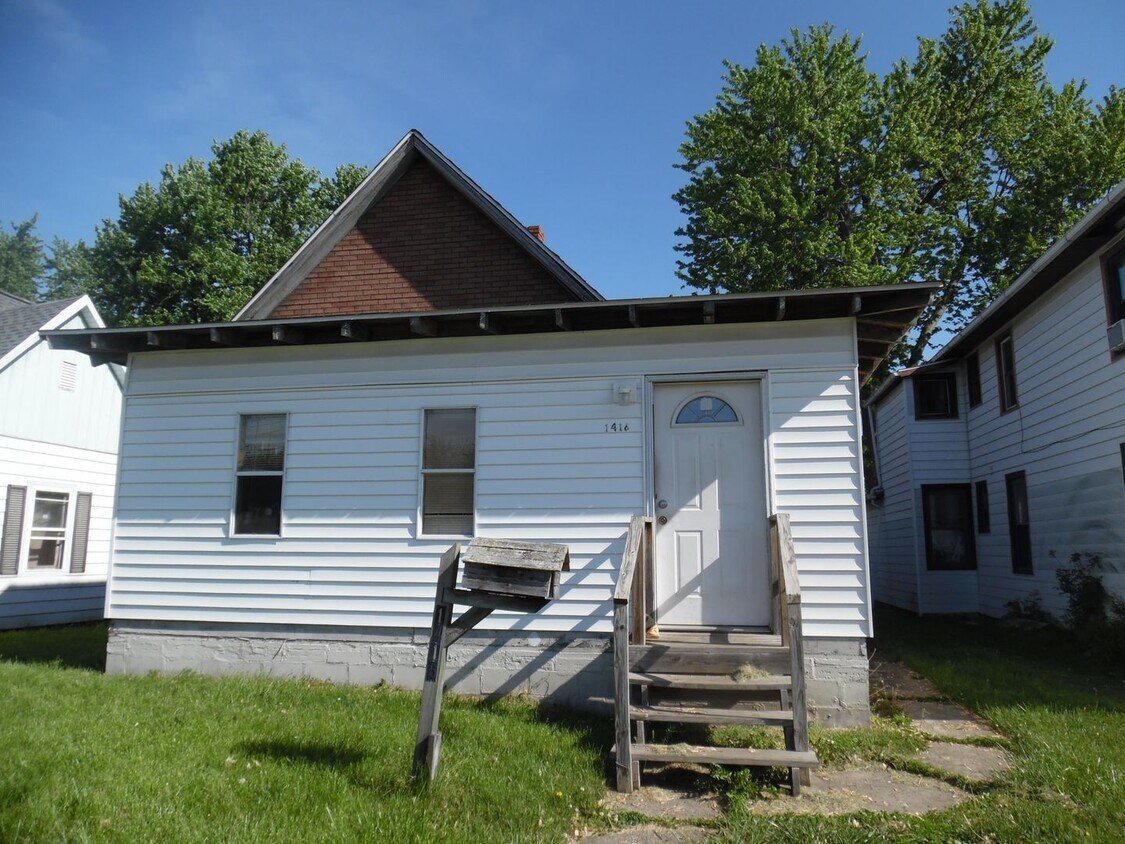 Primary Photo - 3 br, 1 bath House - 1416 8th Ave