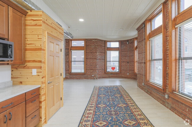 1 BR, 1 BA - Living Room - 218 N Center St