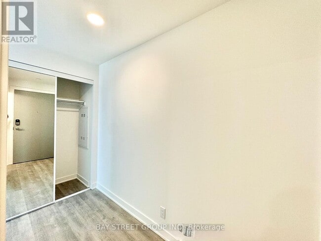 Building Photo - 1 Promenade Cir