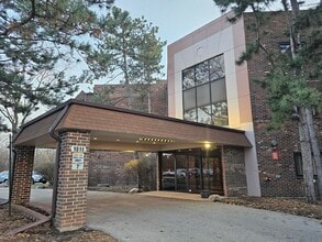 Building Photo - 1018 Castilian Ct