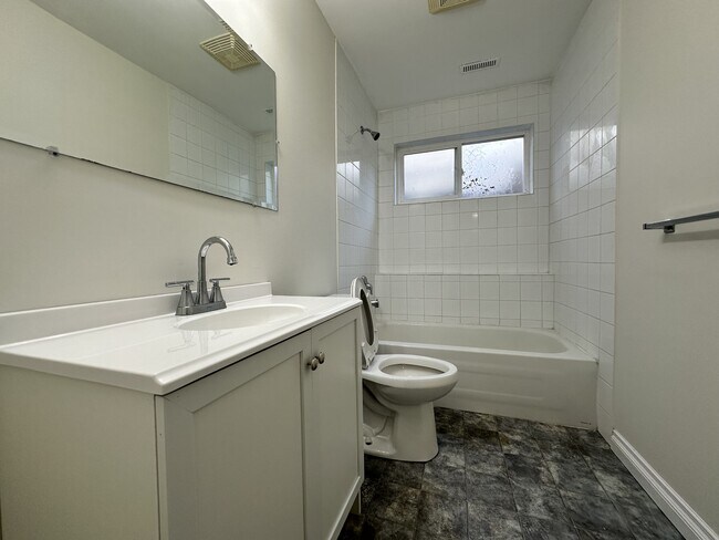 Photo du bâtiment - 46450 Armstrong Pl