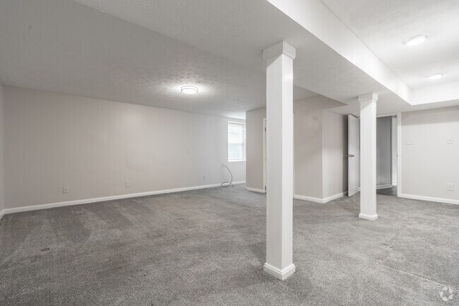 3 habitaciones, 1 baño - 1100 pies cuadrados - Dormitorio principal - 2600 Le Blanc Ct.