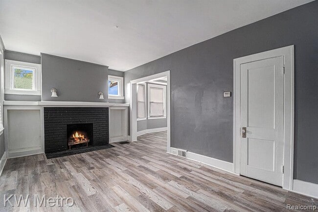 Building Photo - 208 Hill Ave
