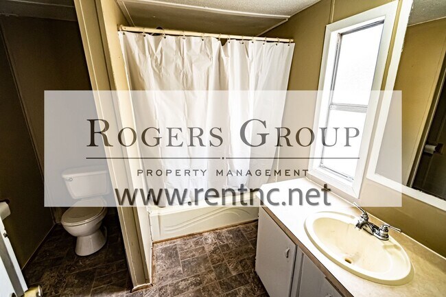 Foto del edificio - 13 Flat Rock Ln