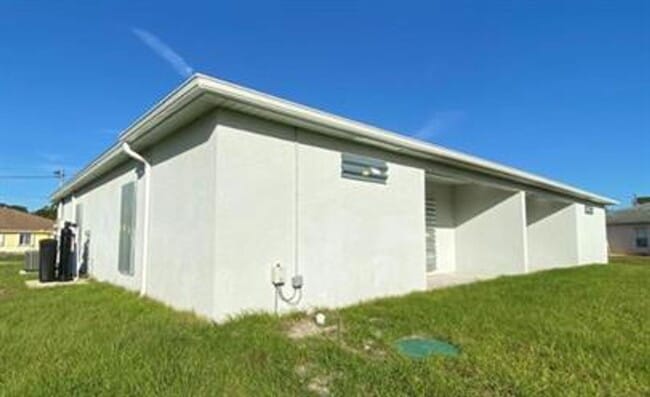 Building Photo - 1114 Albert Ave