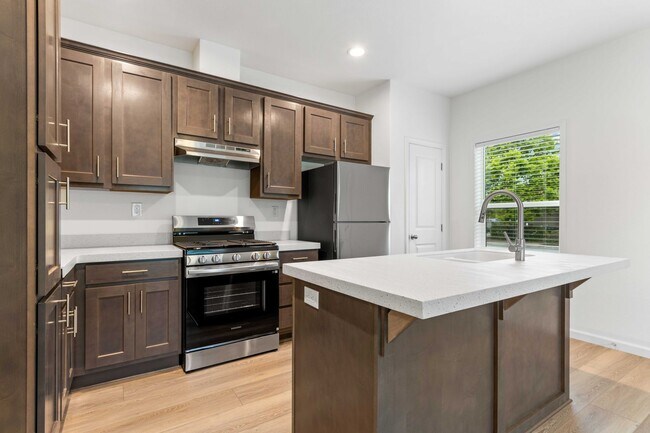 Foto del edificio - BRAND NEW HOME IN THE PLEASURE POINT AREA OF SANTA CRUZ. $3,750 Per Month