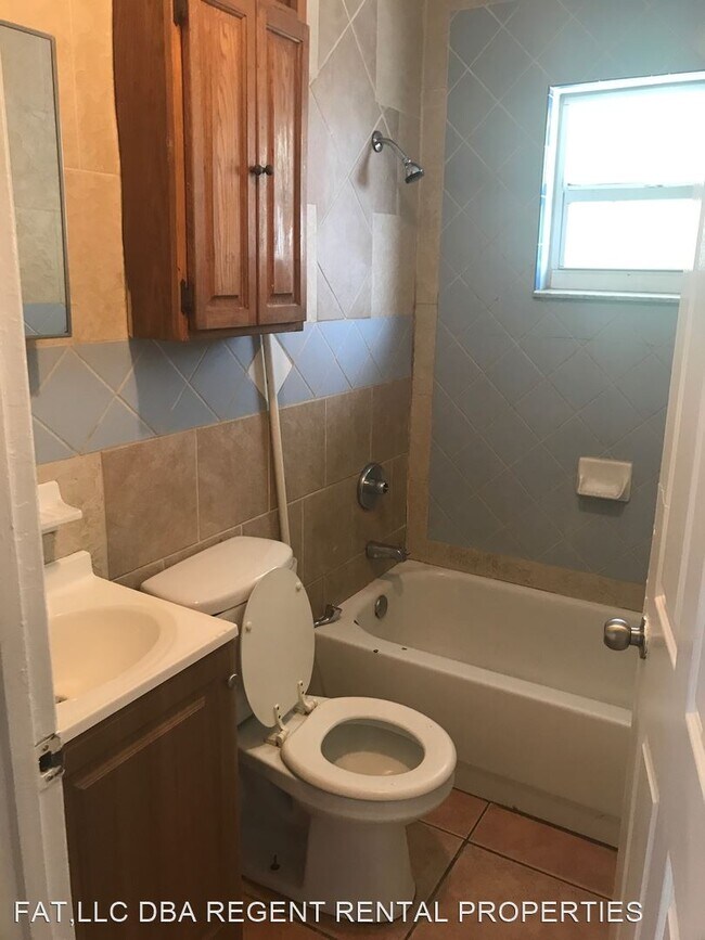 Foto del edificio - 3 br, 1 bath House - 700 NW 14 WAY