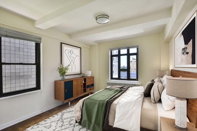 Interior Photo - 4 East 89th Street