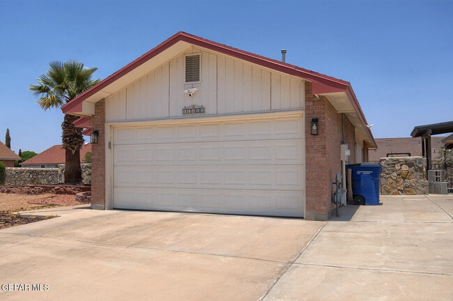 Building Photo - 11833 Imperial Gem Ave